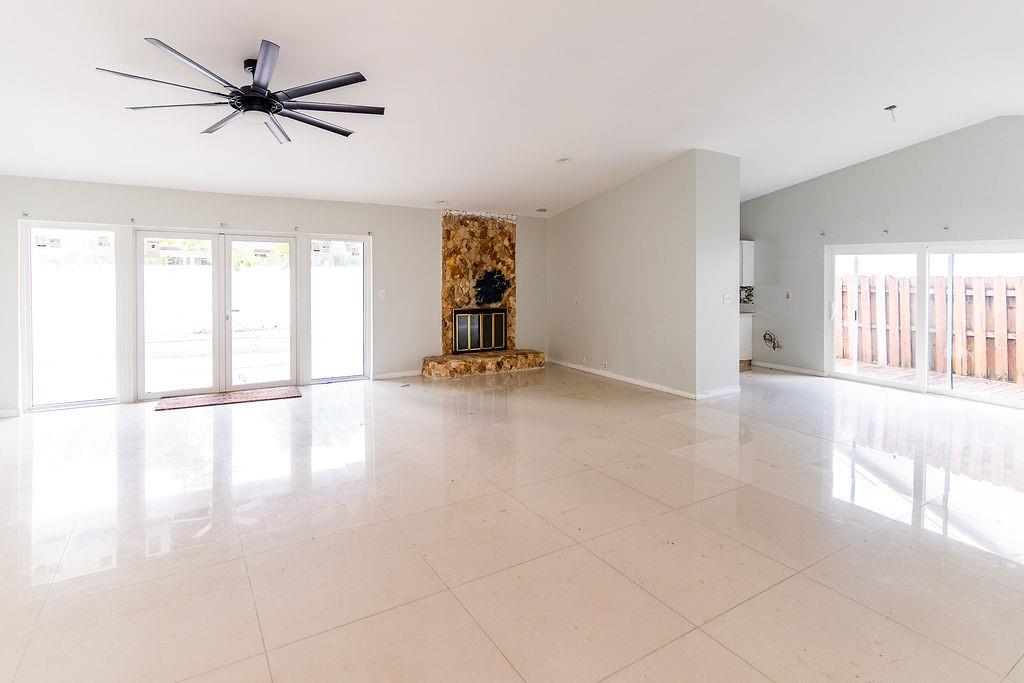 5449 NW 56th Ct