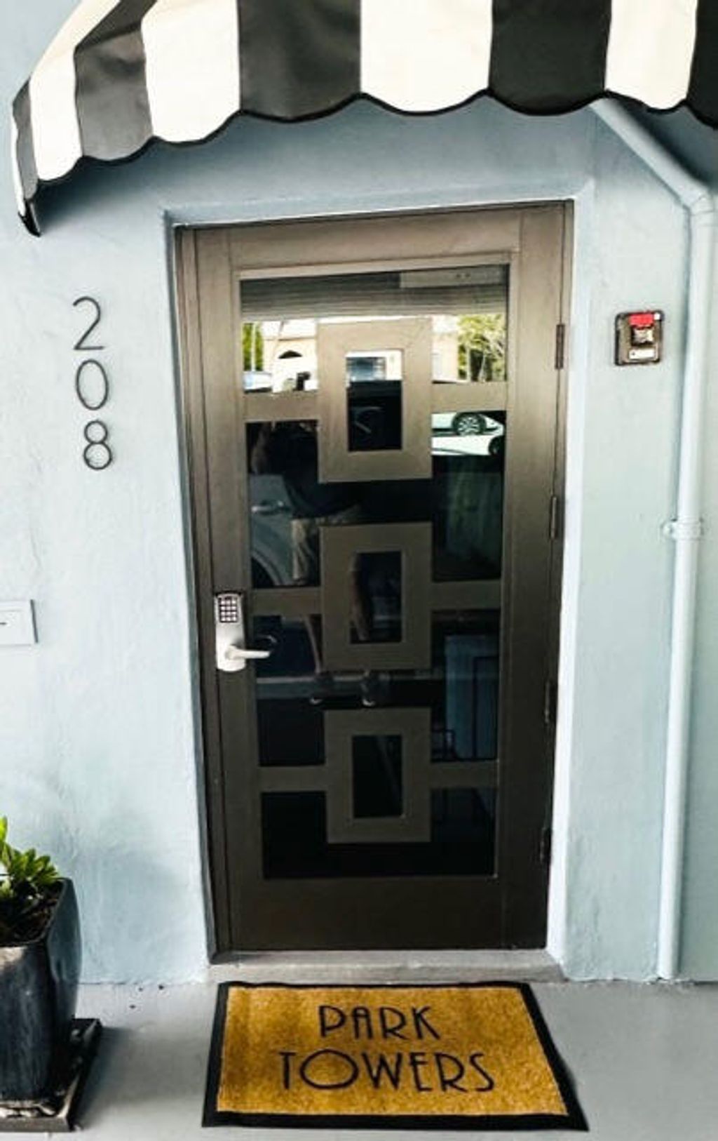 Photo of 208 S Lakeside Drive #202, Lake Worth Beach, FL 33460 (MLS # R11166098)