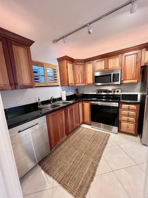 PARK TOWERS CONDO - Residential