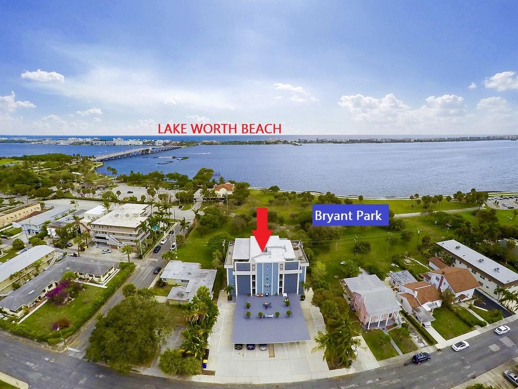 Photo of 208 S Lakeside Drive #202, Lake Worth Beach, FL 33460 (MLS # R11166098)