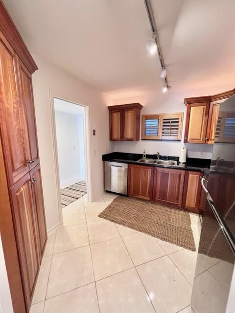 PARK TOWERS CONDO - Residential