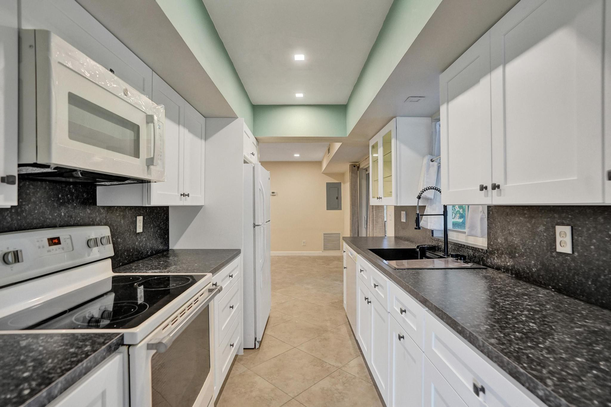 MAINLANDS OF TAMARAC LAKE - Residential