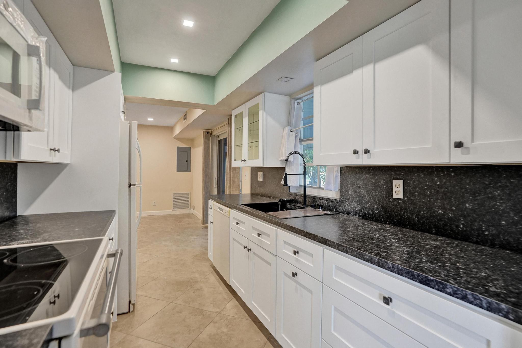 MAINLANDS OF TAMARAC LAKE - Residential