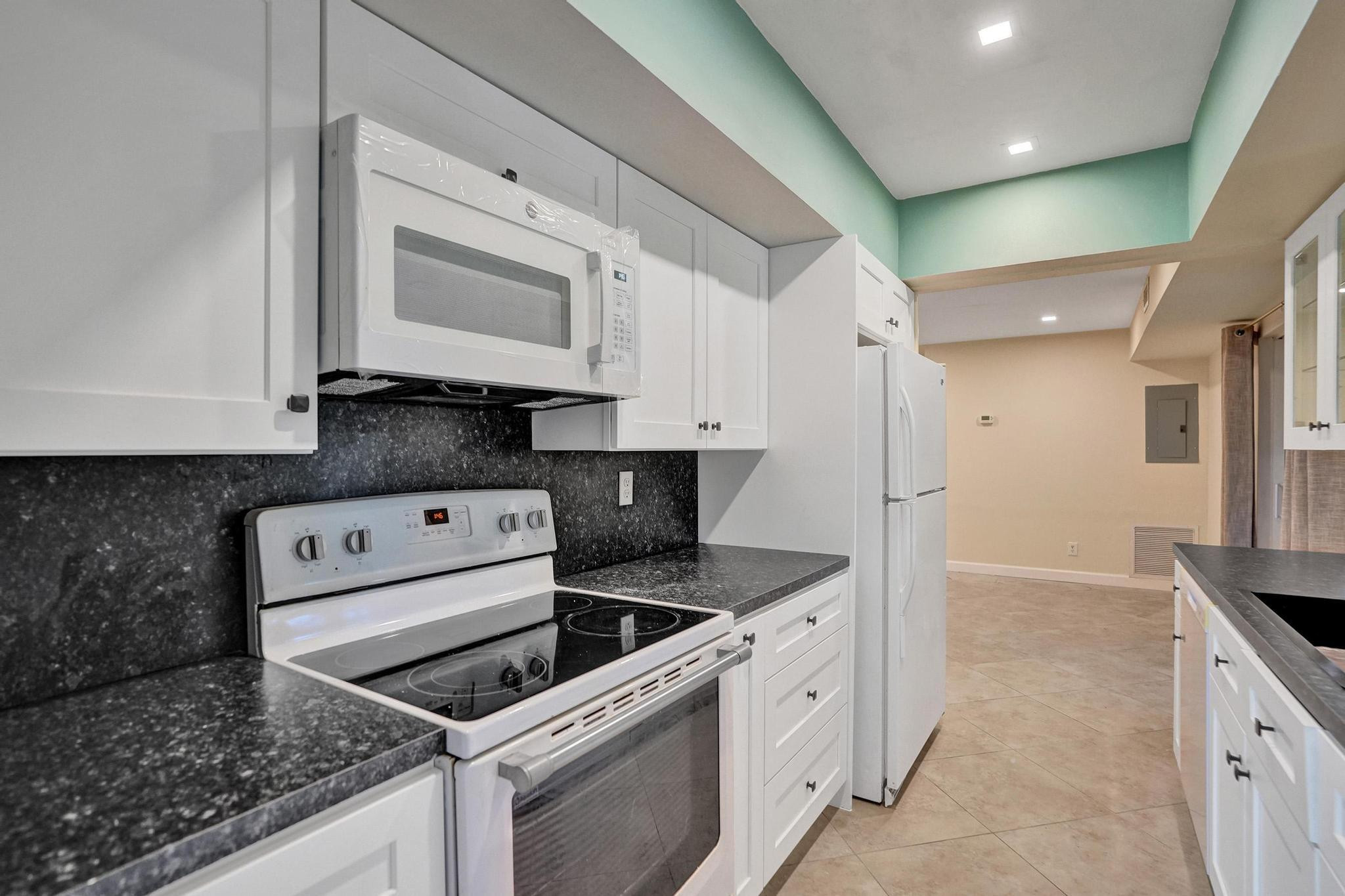 MAINLANDS OF TAMARAC LAKE - Residential