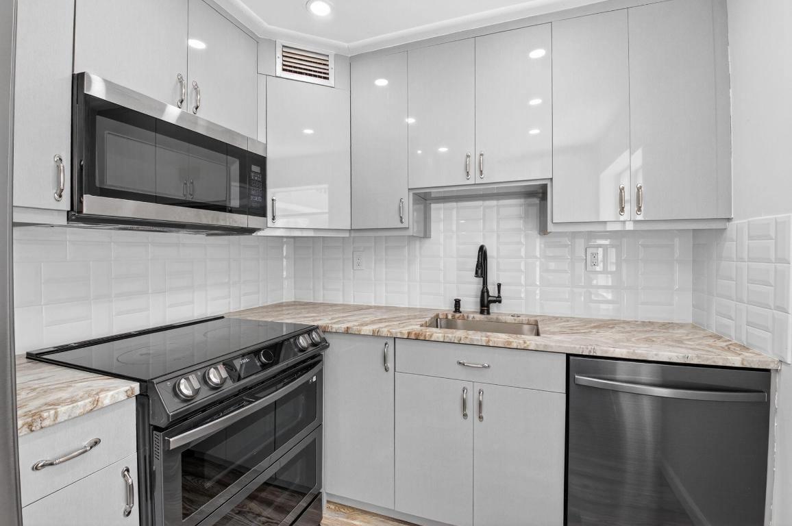 Kings Point Normandy Condos - Residential