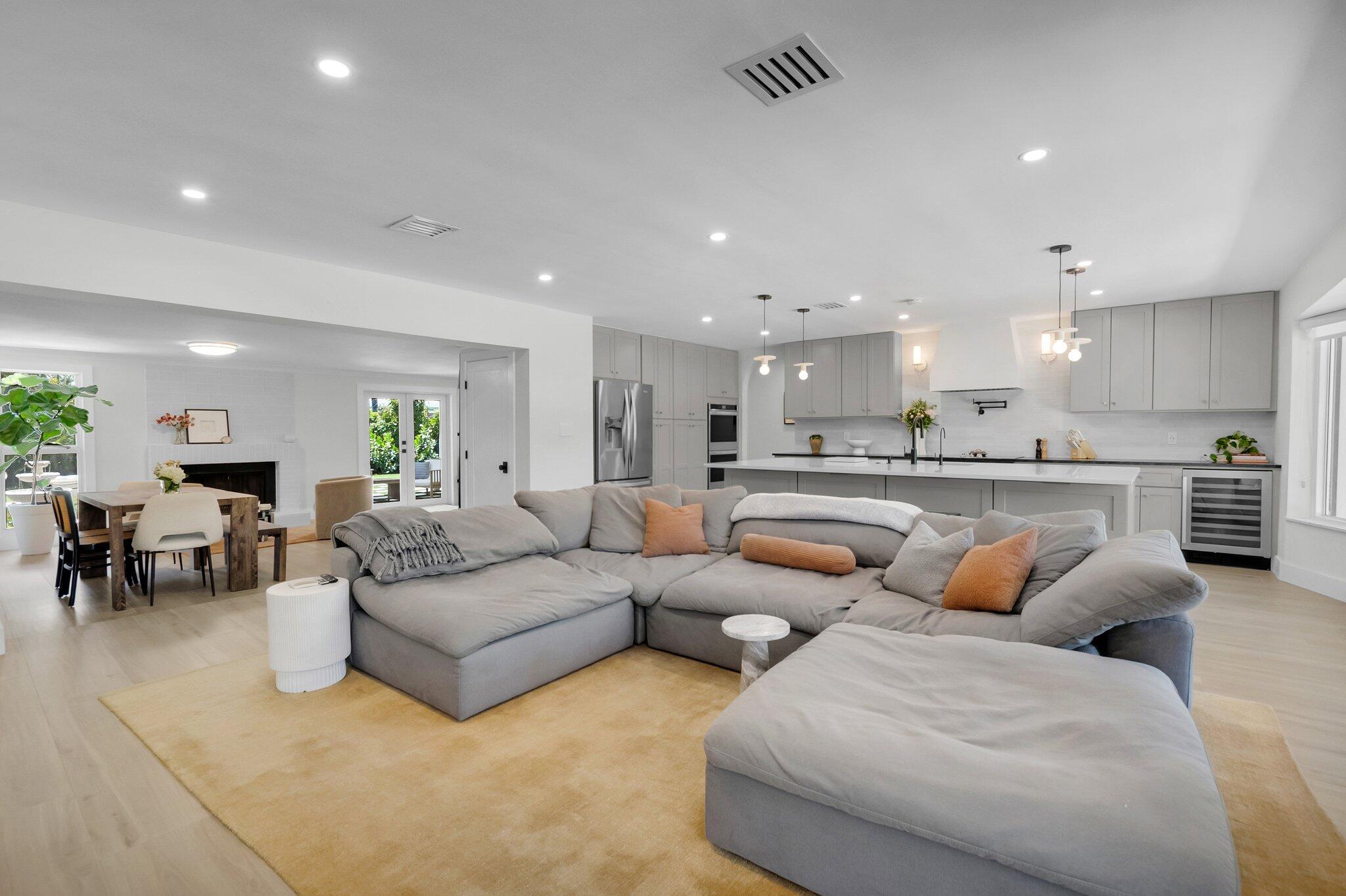 1 SW 8th Terrace
