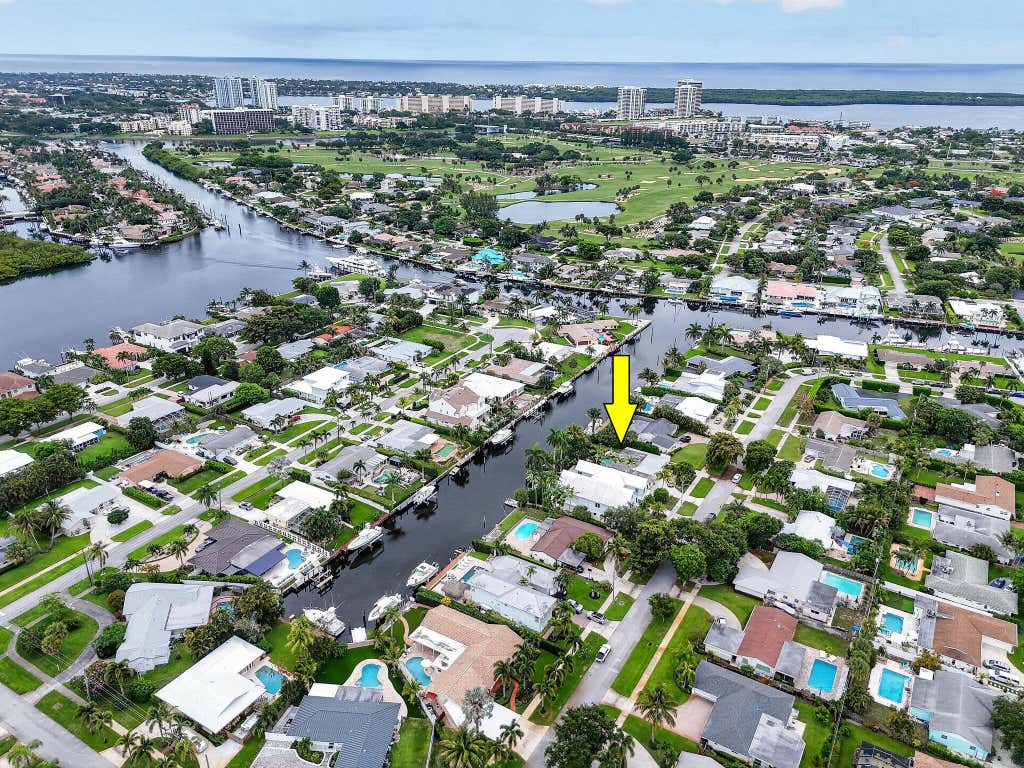 Photo of 717 Robin Way, North Palm Beach, FL 33408 (MLS # B26040717)