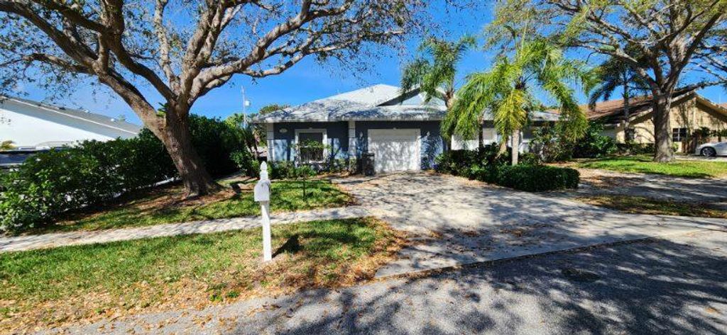 Photo of 2073 Cove Lane, North Palm Beach, FL 33408 (MLS # R11089944)