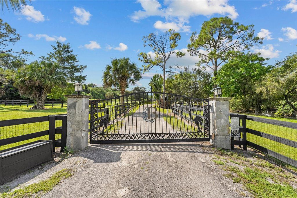 Photo of 14536 North Road, Loxahatchee Groves, FL 33470 (MLS # R10909403)