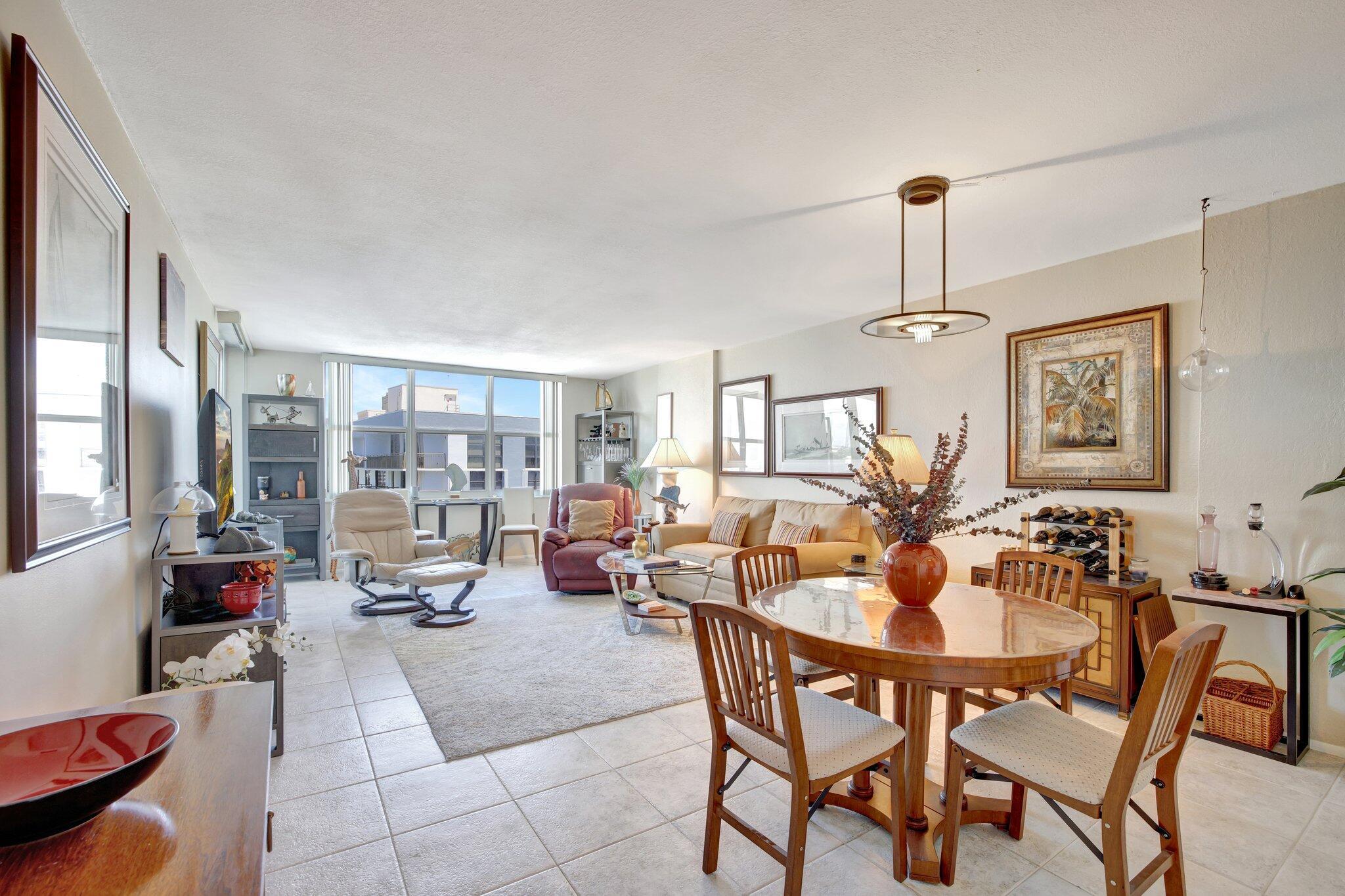 3015 N Ocean Boulevard 17b
