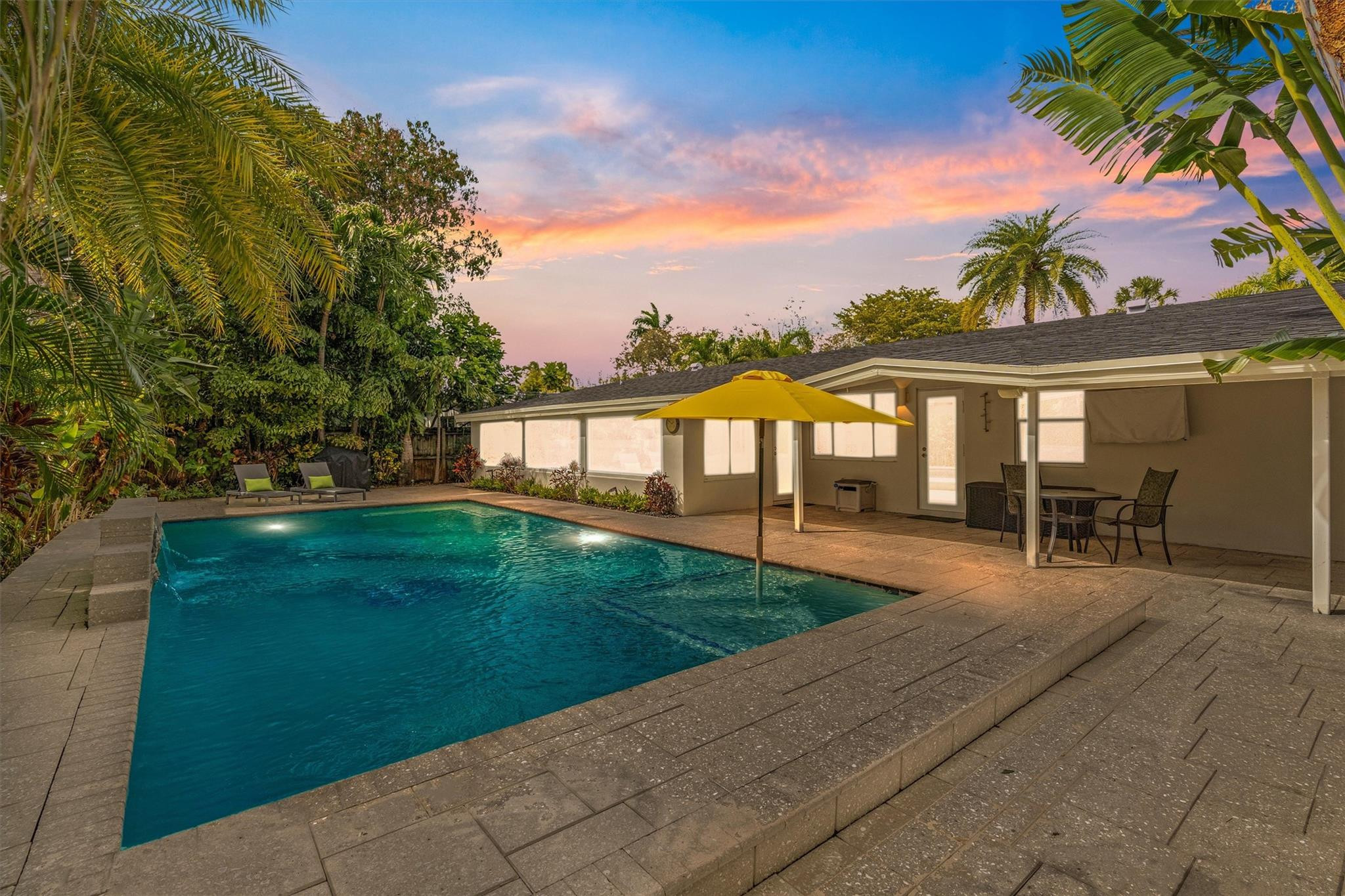 Tropical Manors - Residential