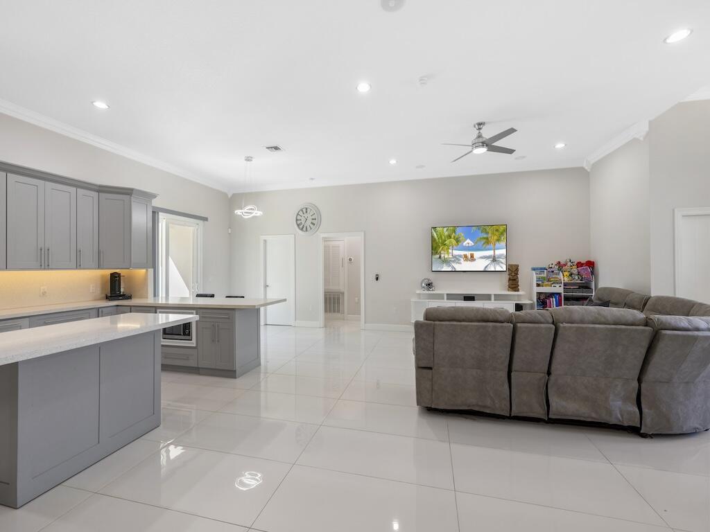 PORT ST LUCIE SECTION 21 - Residential