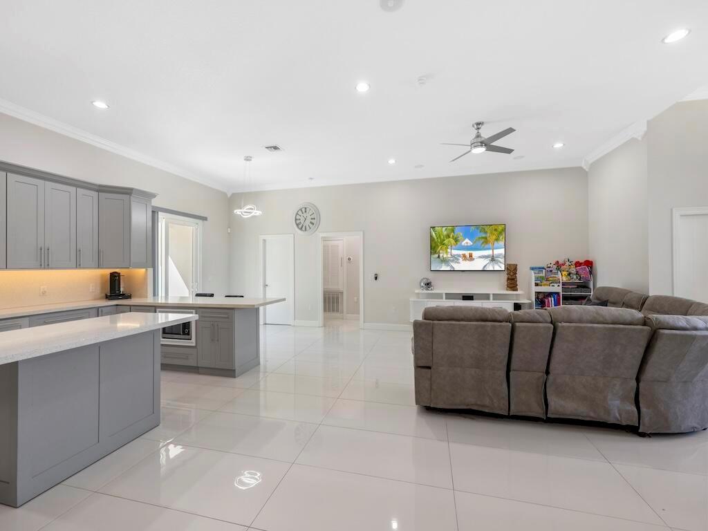 PORT ST LUCIE SECTION 21 - Residential