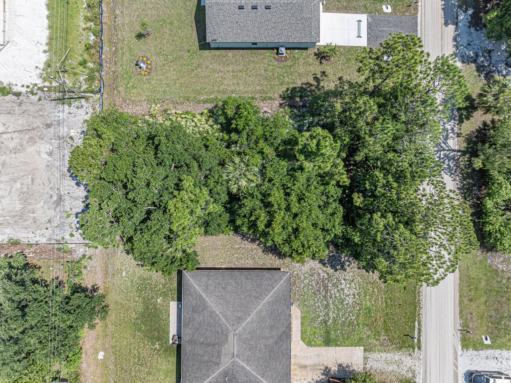 Photo of 8566 105th Avenue, Vero Beach, FL 32967 (MLS # B26043193)