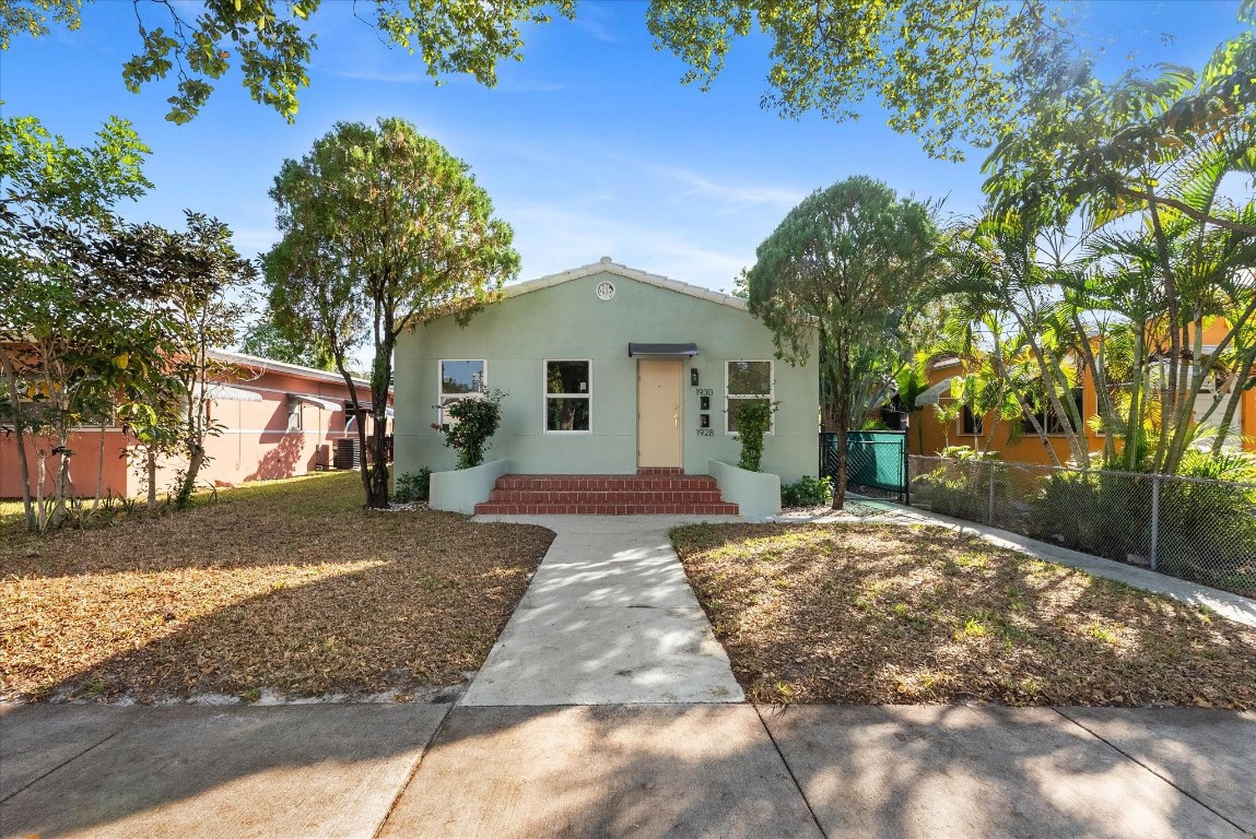 Hollywood 1-21 B - Residential Income