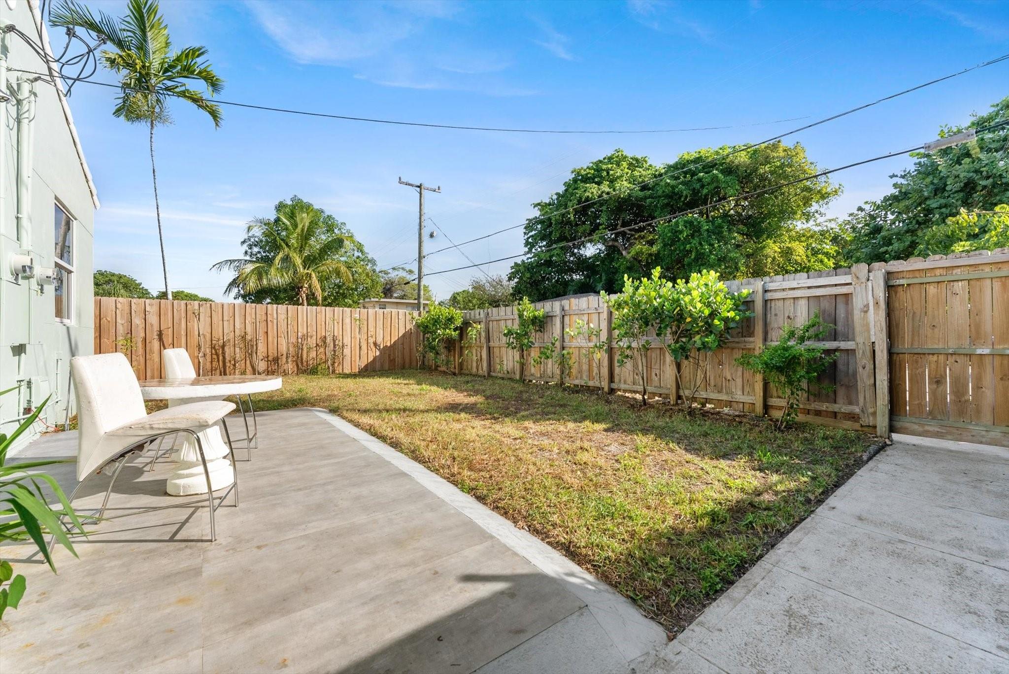 Hollywood 1-21 B - Residential Income