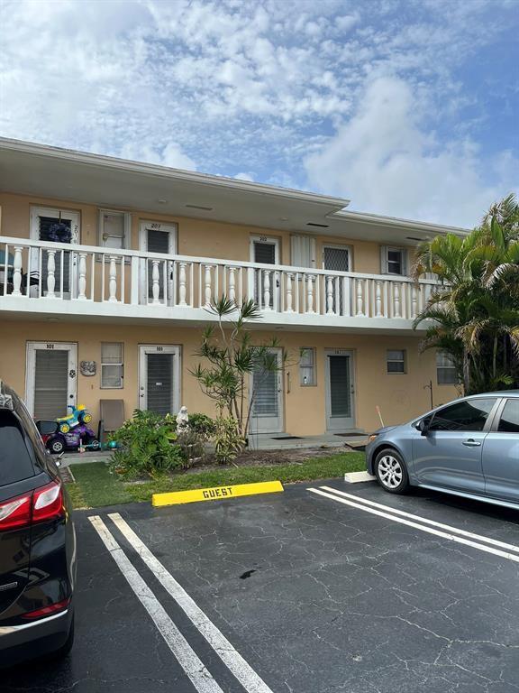 VILLAGE ROYALE CONDO 4 - Residential Lease