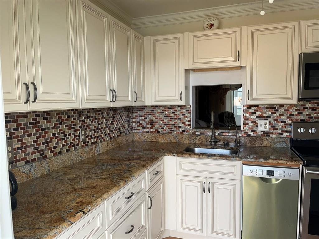 VILLAGE ROYALE CONDO 4 - Residential Lease