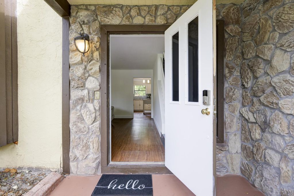 Photo of 1054 Raintree Drive, Palm Beach Gardens, FL 33410 (MLS # R11080870)