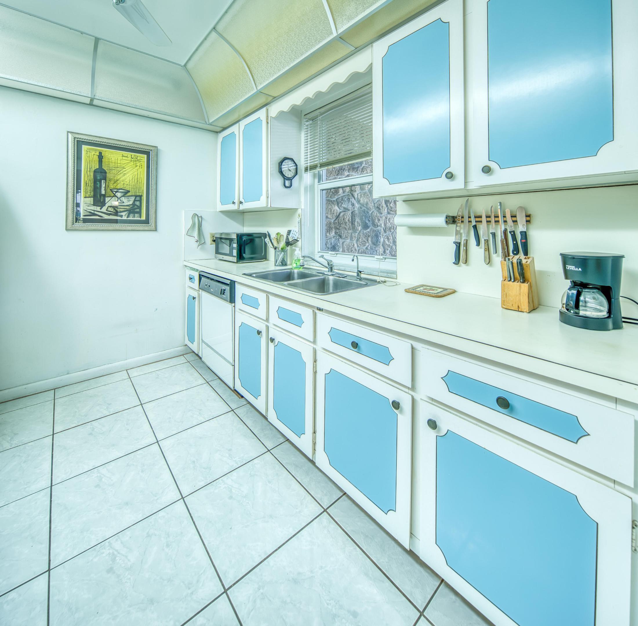 GOLD COAST TOWERS CONDO - Residential