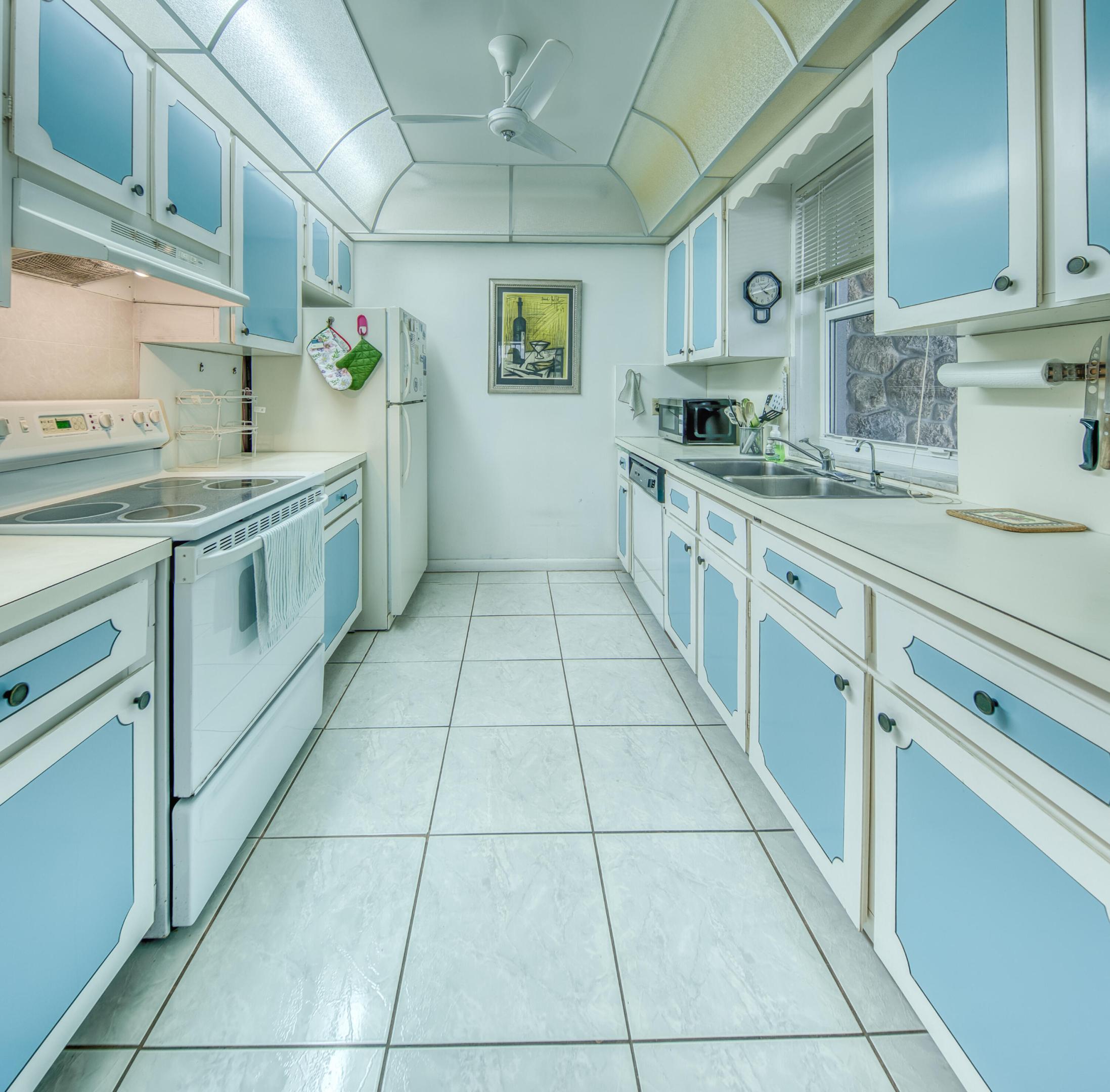 GOLD COAST TOWERS CONDO - Residential