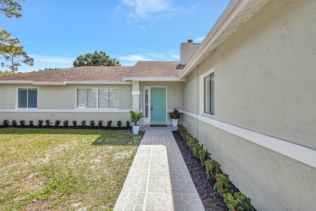 Photo of 782 SE Sweetbay Avenue, Port Saint Lucie, FL 34983 (MLS # R10969861)