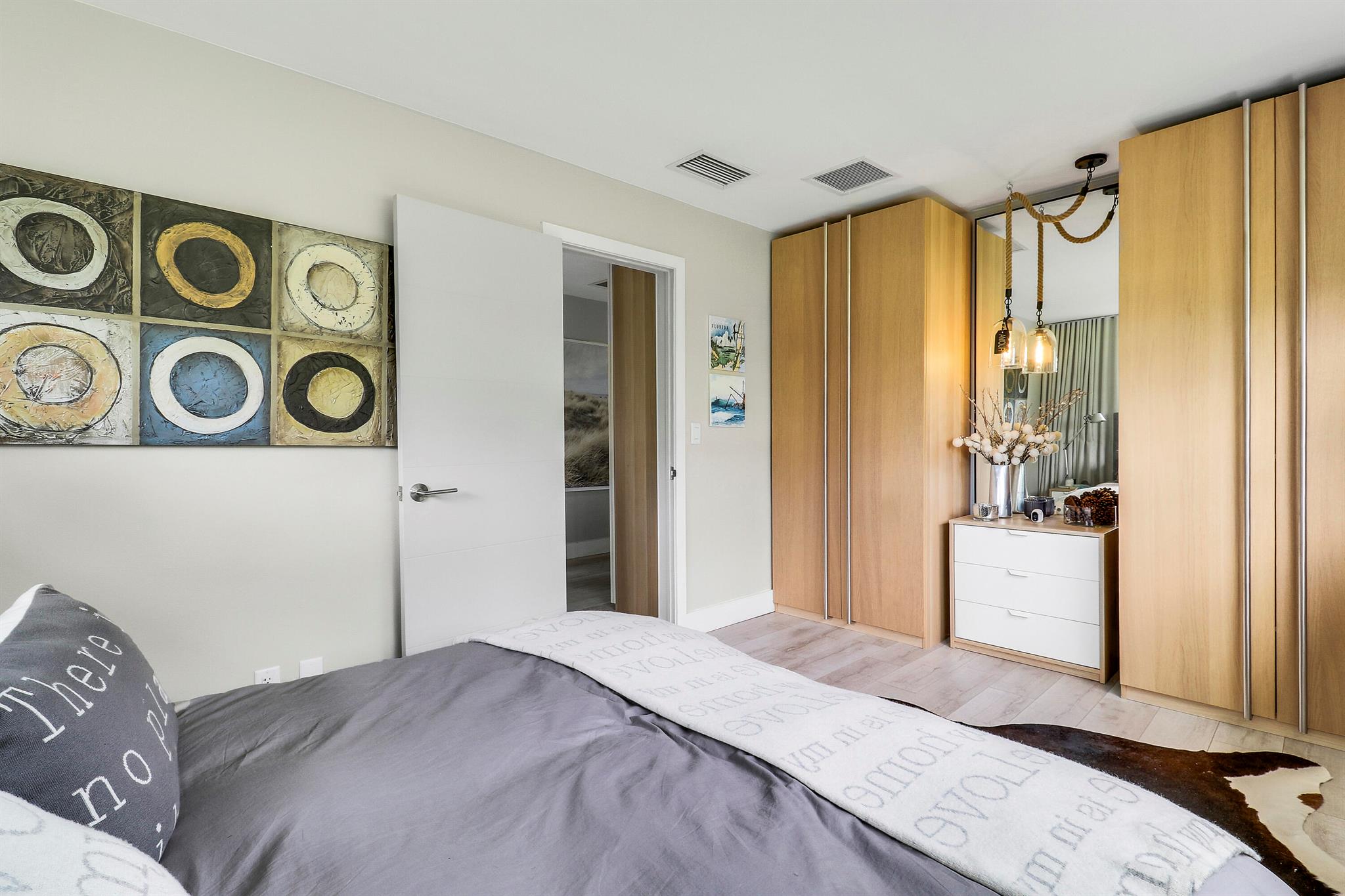 YACHT HARBOR MANOR - Residential