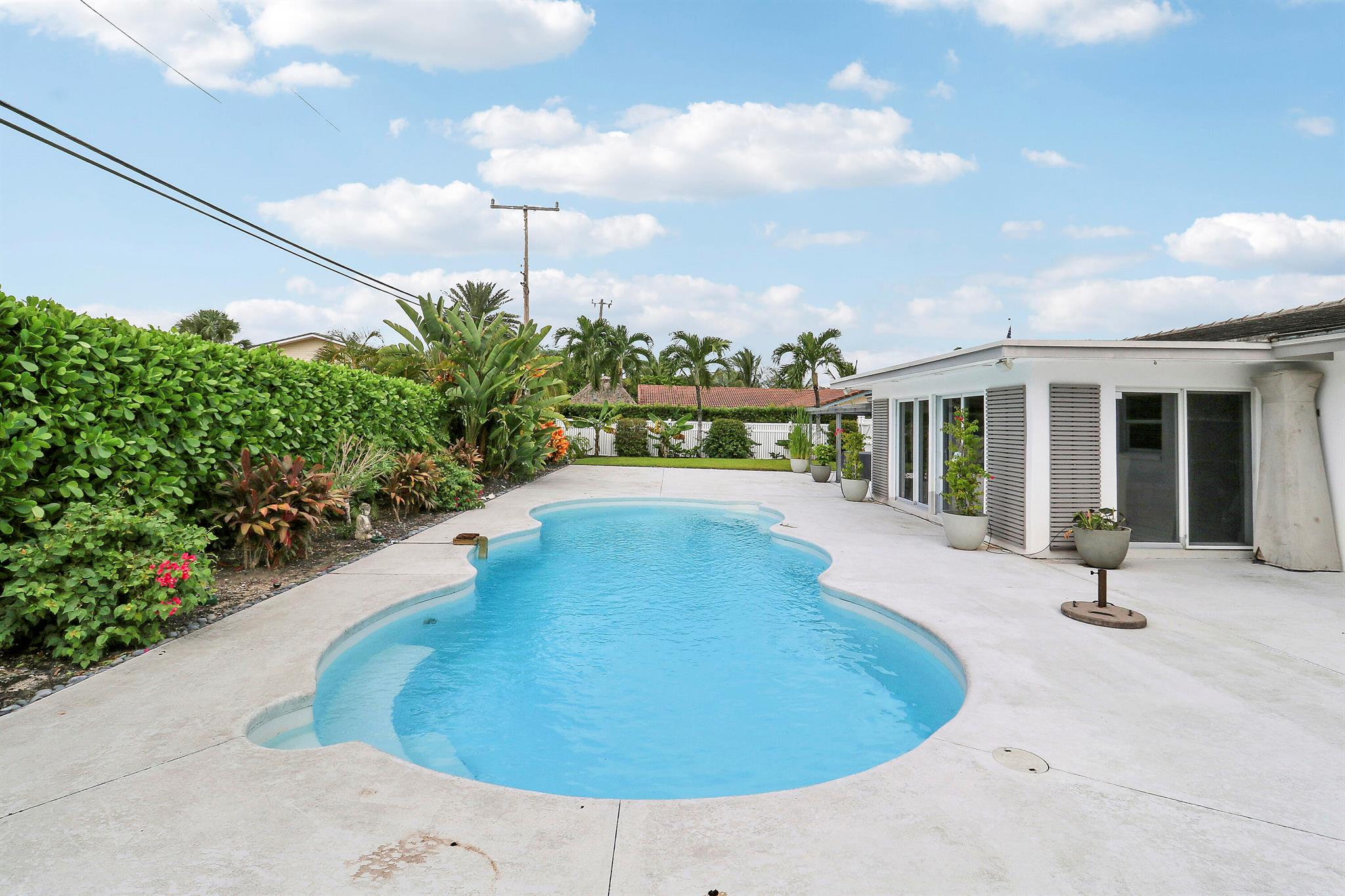 YACHT HARBOR MANOR - Residential