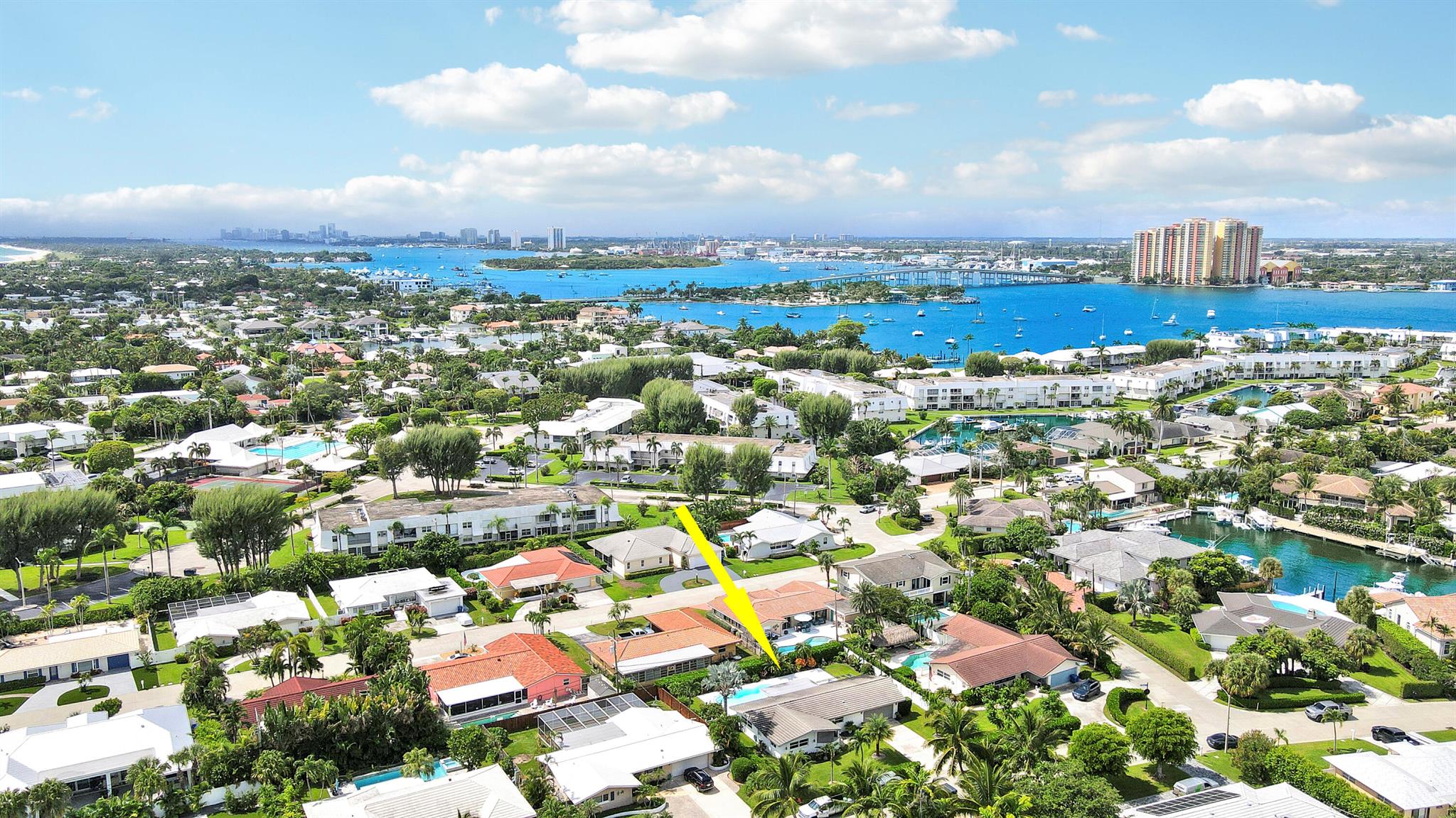 YACHT HARBOR MANOR - Residential