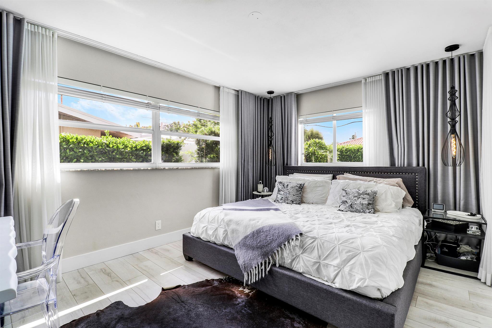 YACHT HARBOR MANOR - Residential