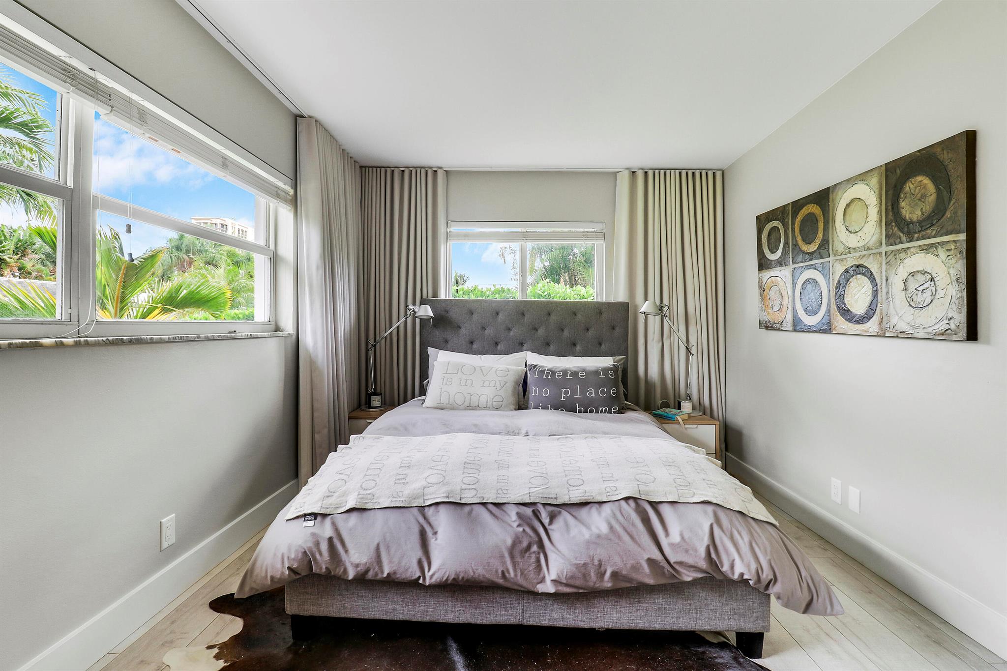 YACHT HARBOR MANOR - Residential