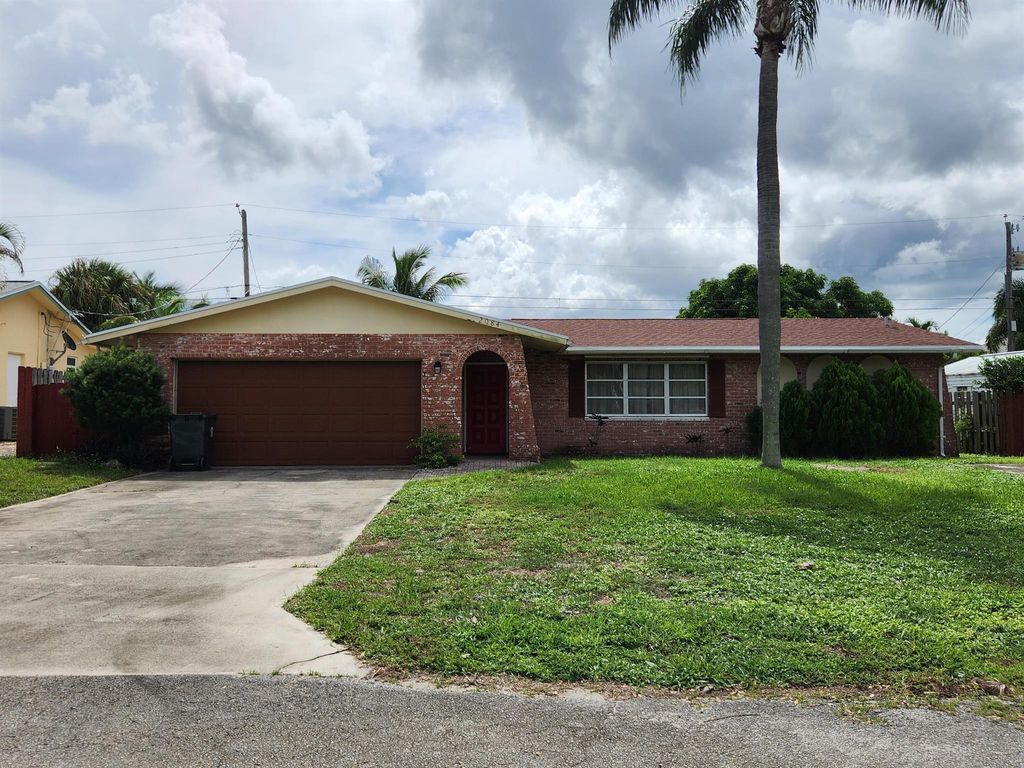 Photo of 2084 S Palm Circle, North Palm Beach, FL 33408 (MLS # R10925559)