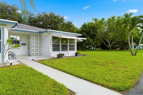 View photos, virtual tours, details... 1167 S Drive Circle D Delray Beach FL 33445