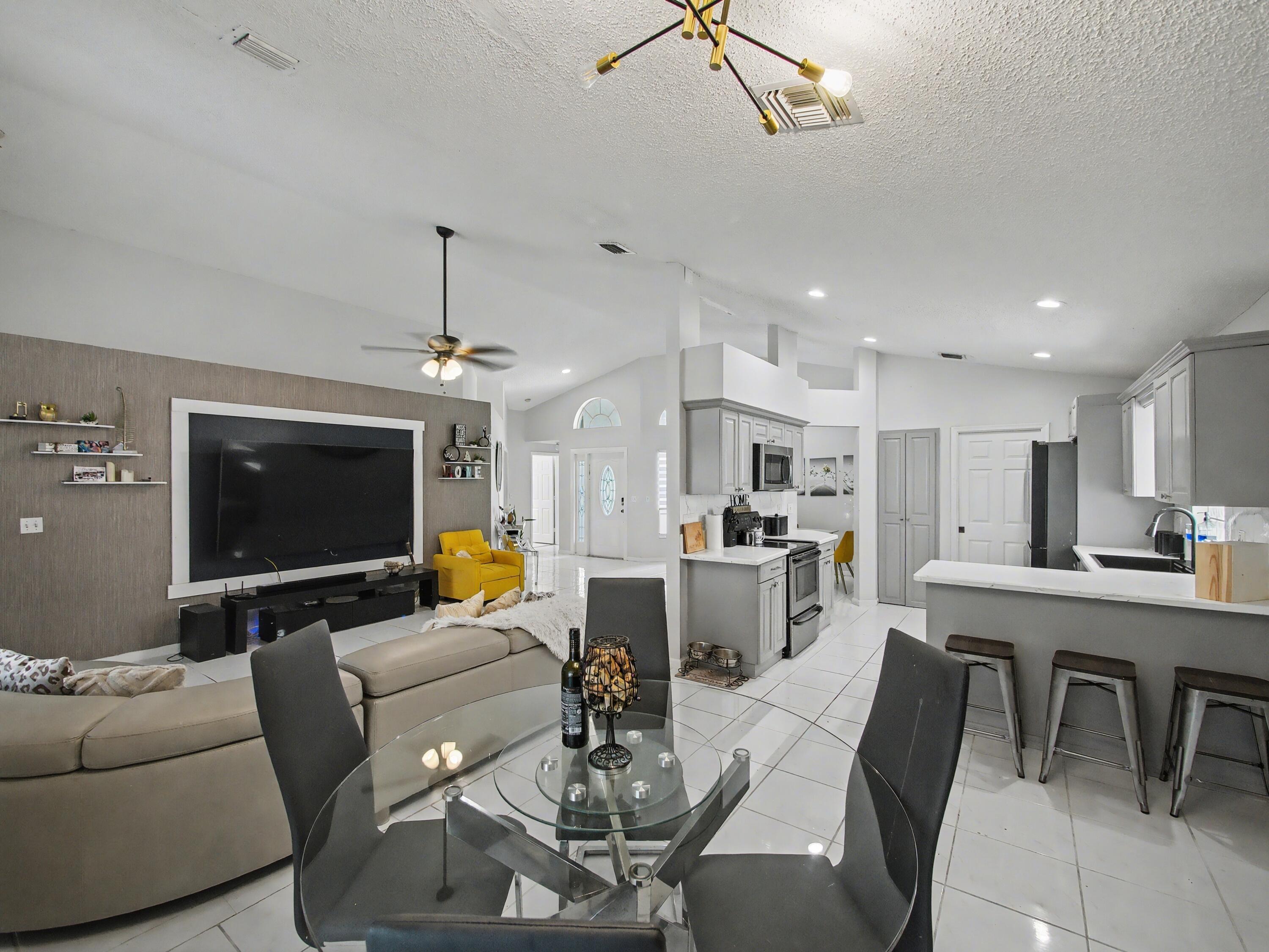 Wellington Edge Par 76 PH - Residential