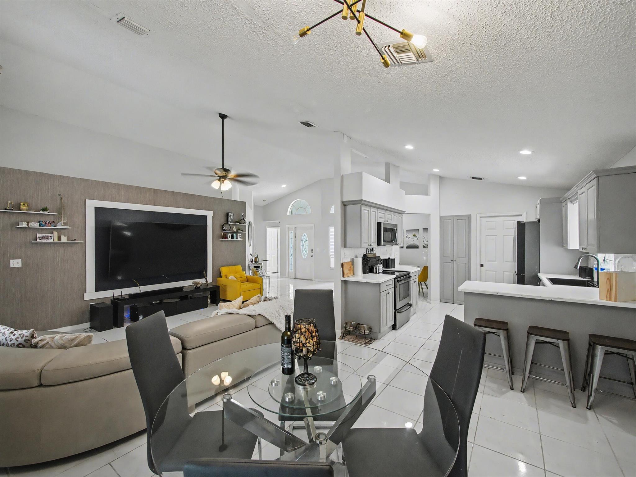 Wellington Edge Par 76 PH - Residential