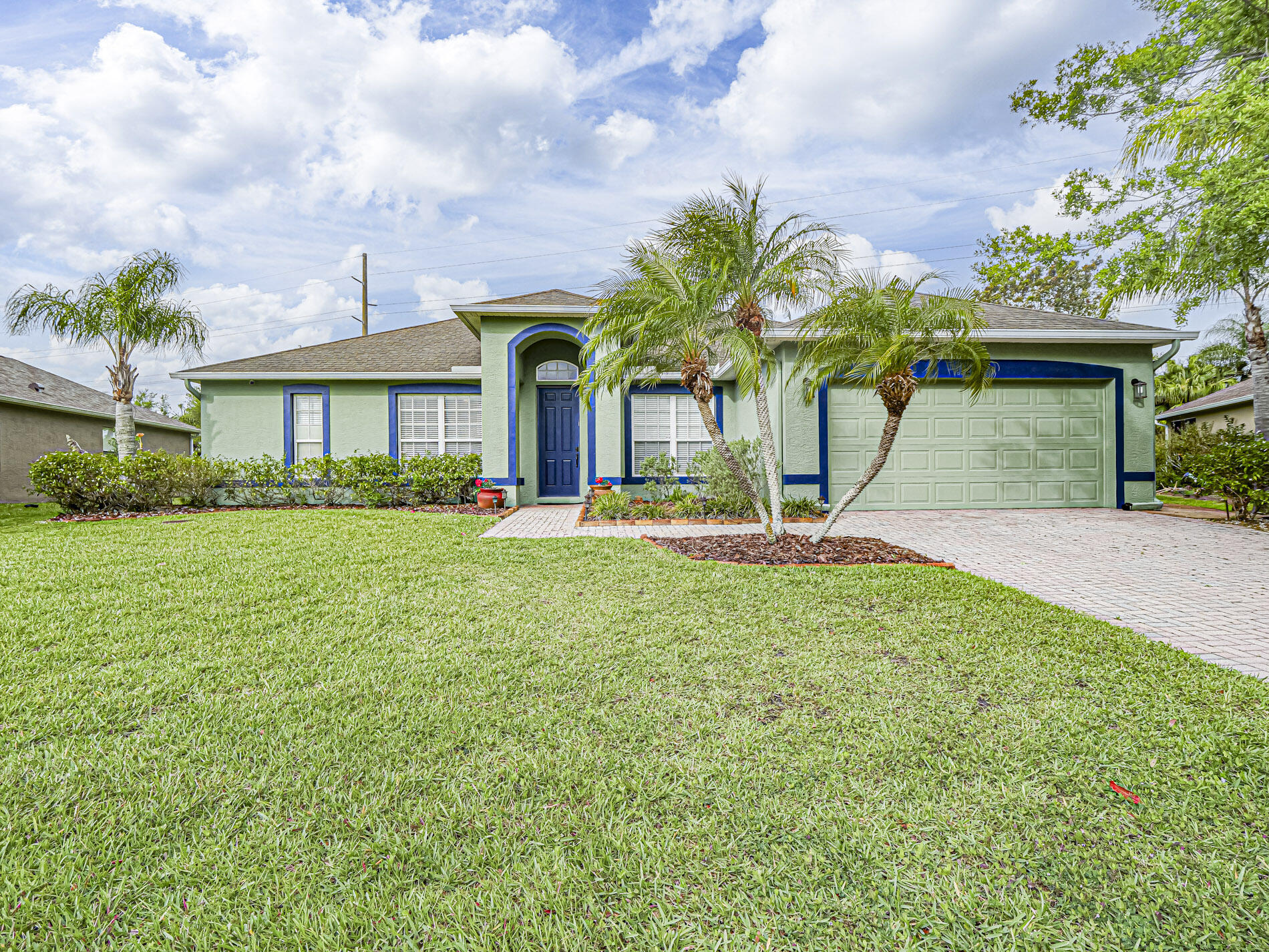 1269 Scarlet Oak Circle