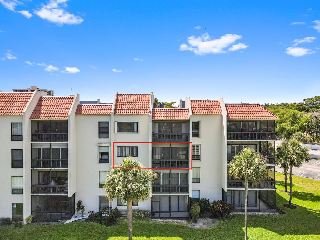 Photo of 2500 Presidential Way #302, West Palm Beach, FL 33401 (MLS # B26014200)