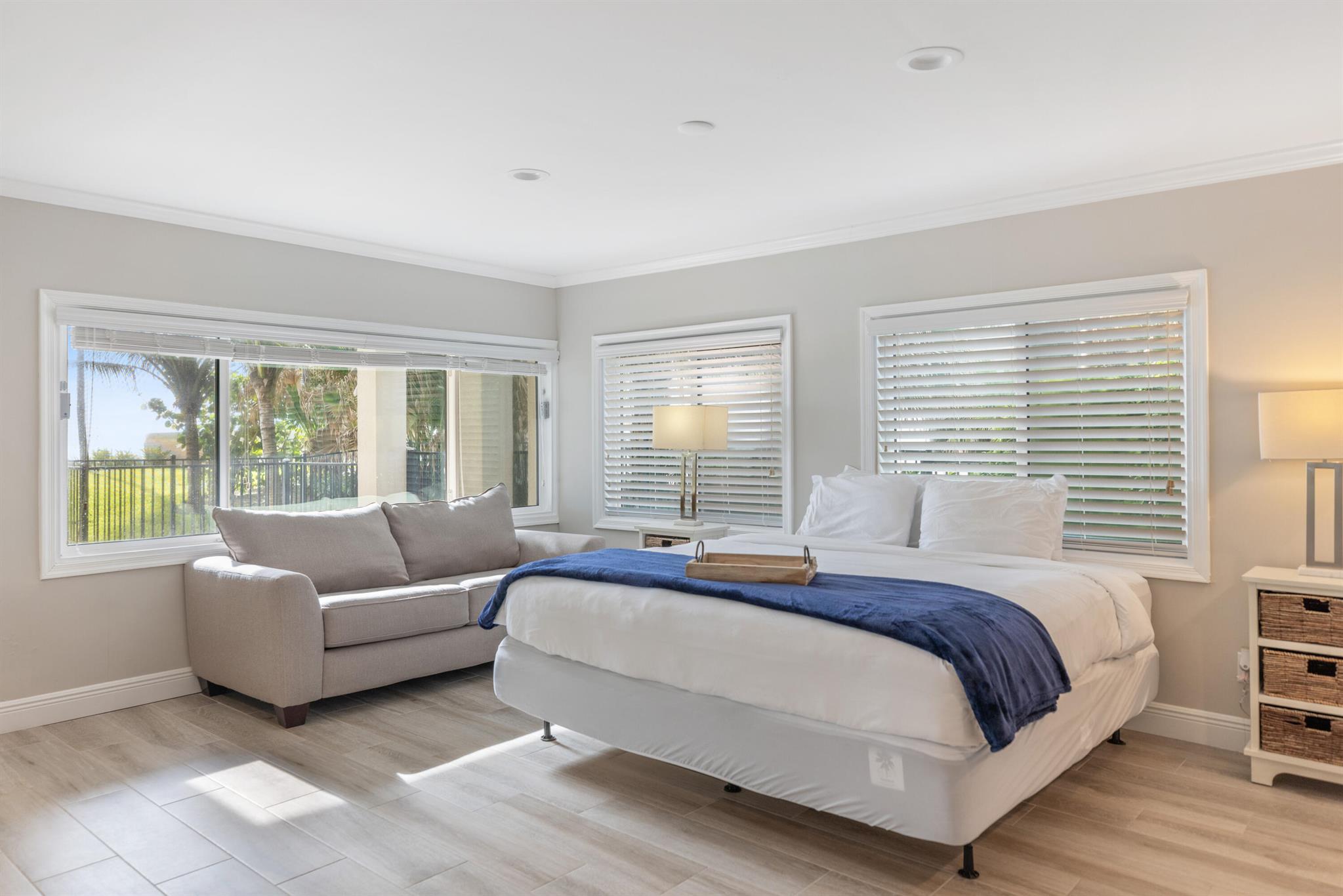 SUNSET DRIVE - Residential