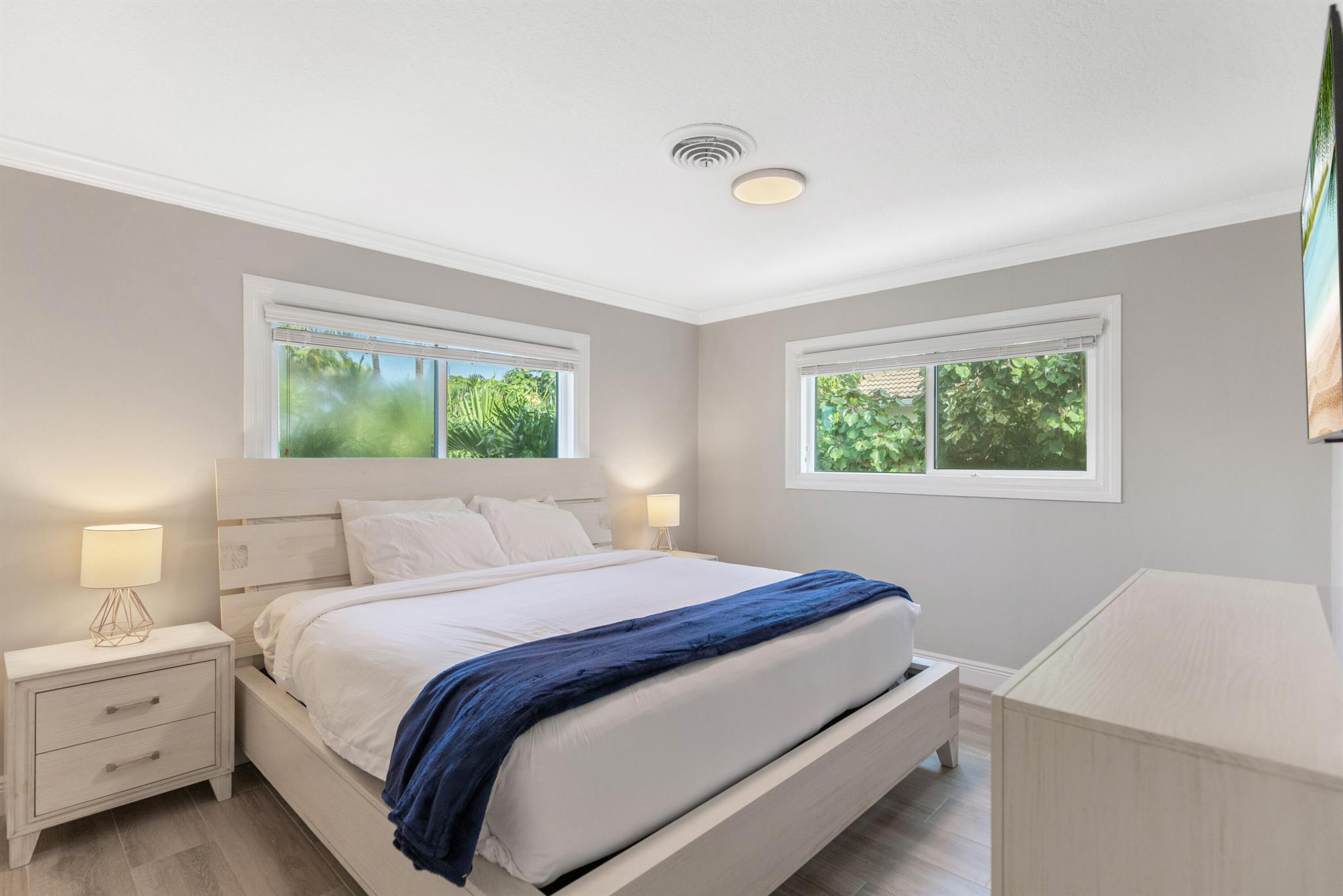 SUNSET DRIVE - Residential