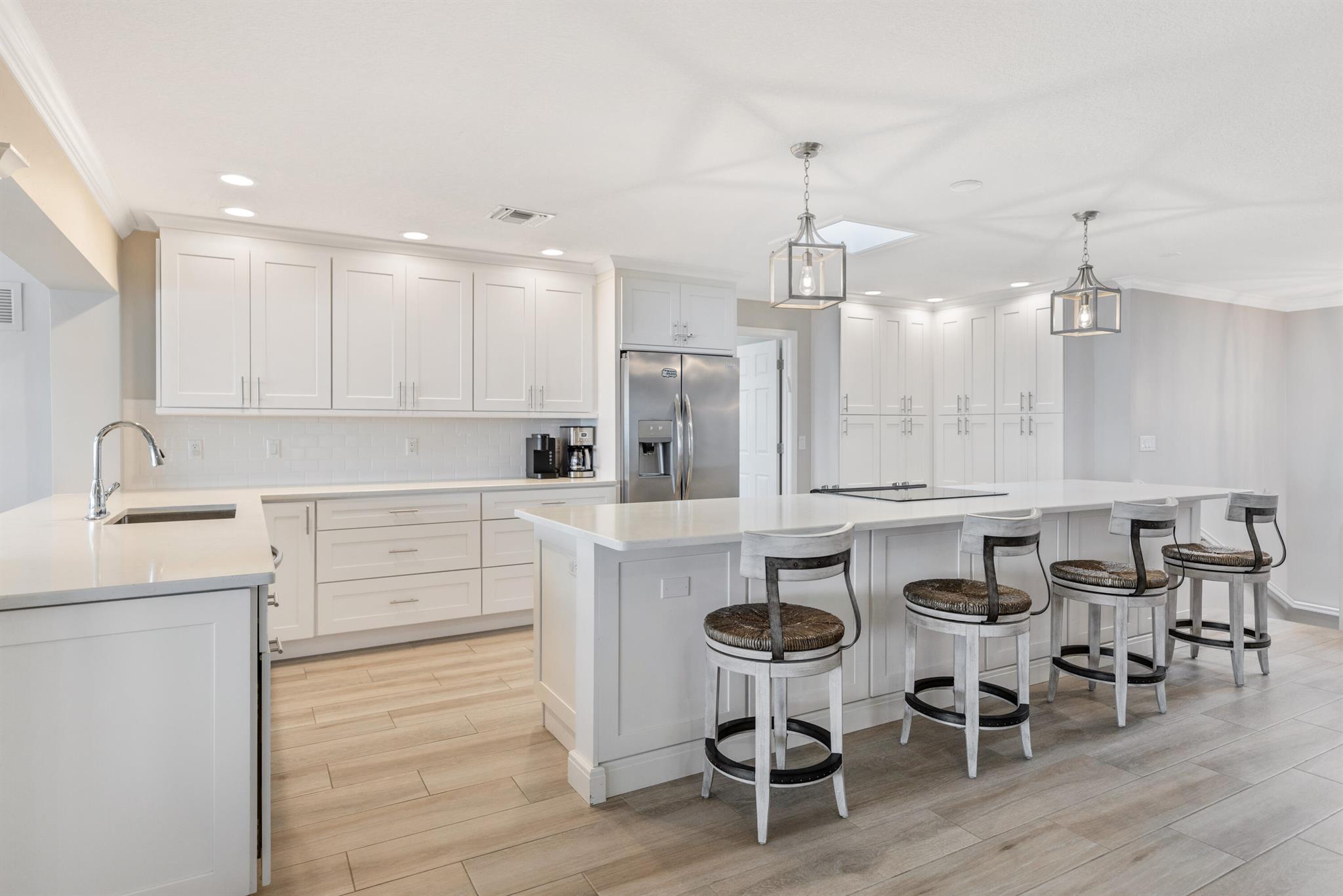 SUNSET DRIVE - Residential