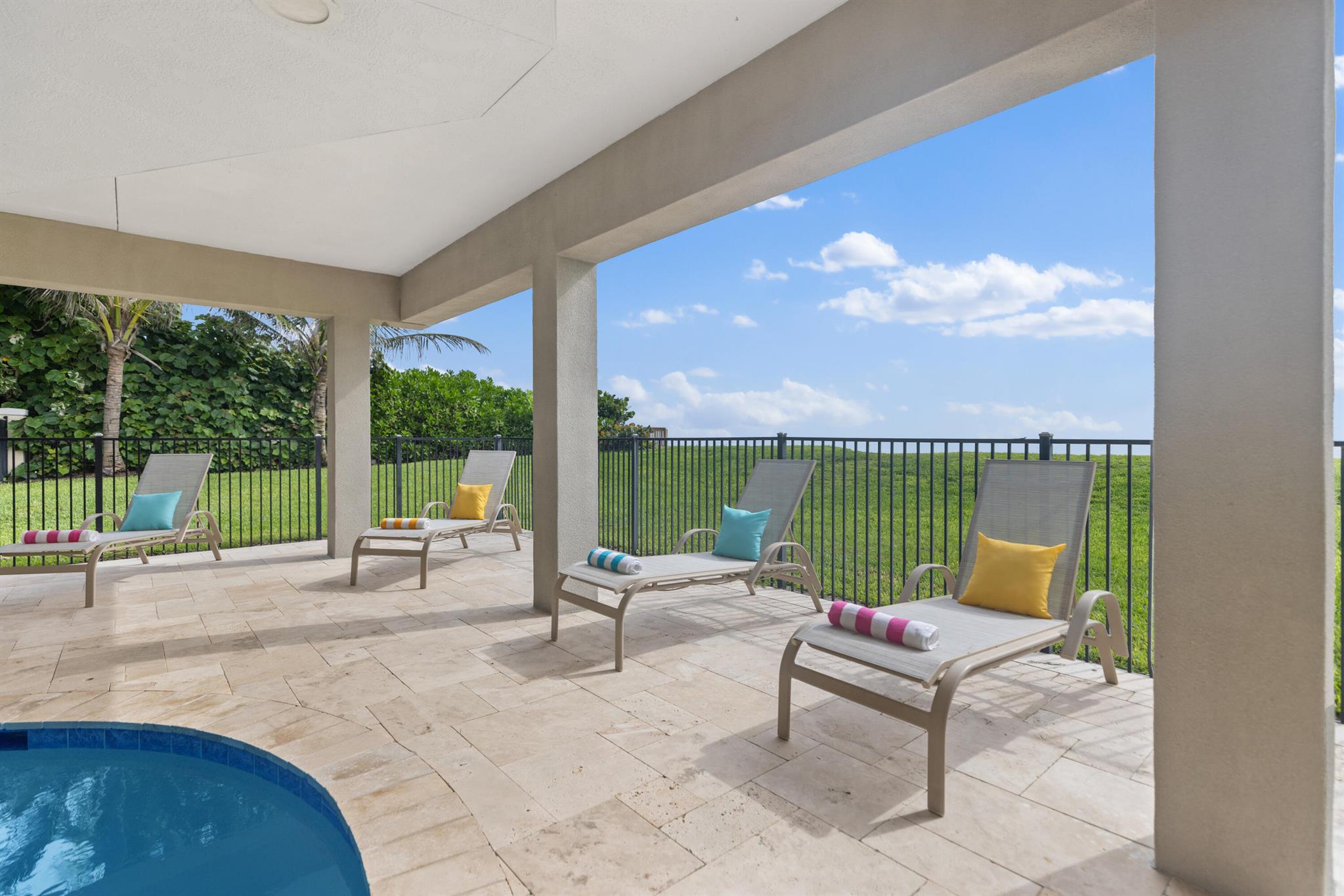 SUNSET DRIVE - Residential