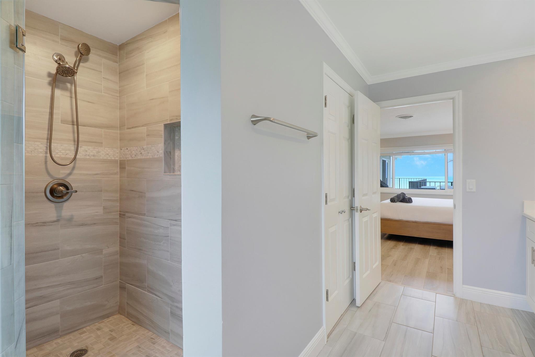 SUNSET DRIVE - Residential