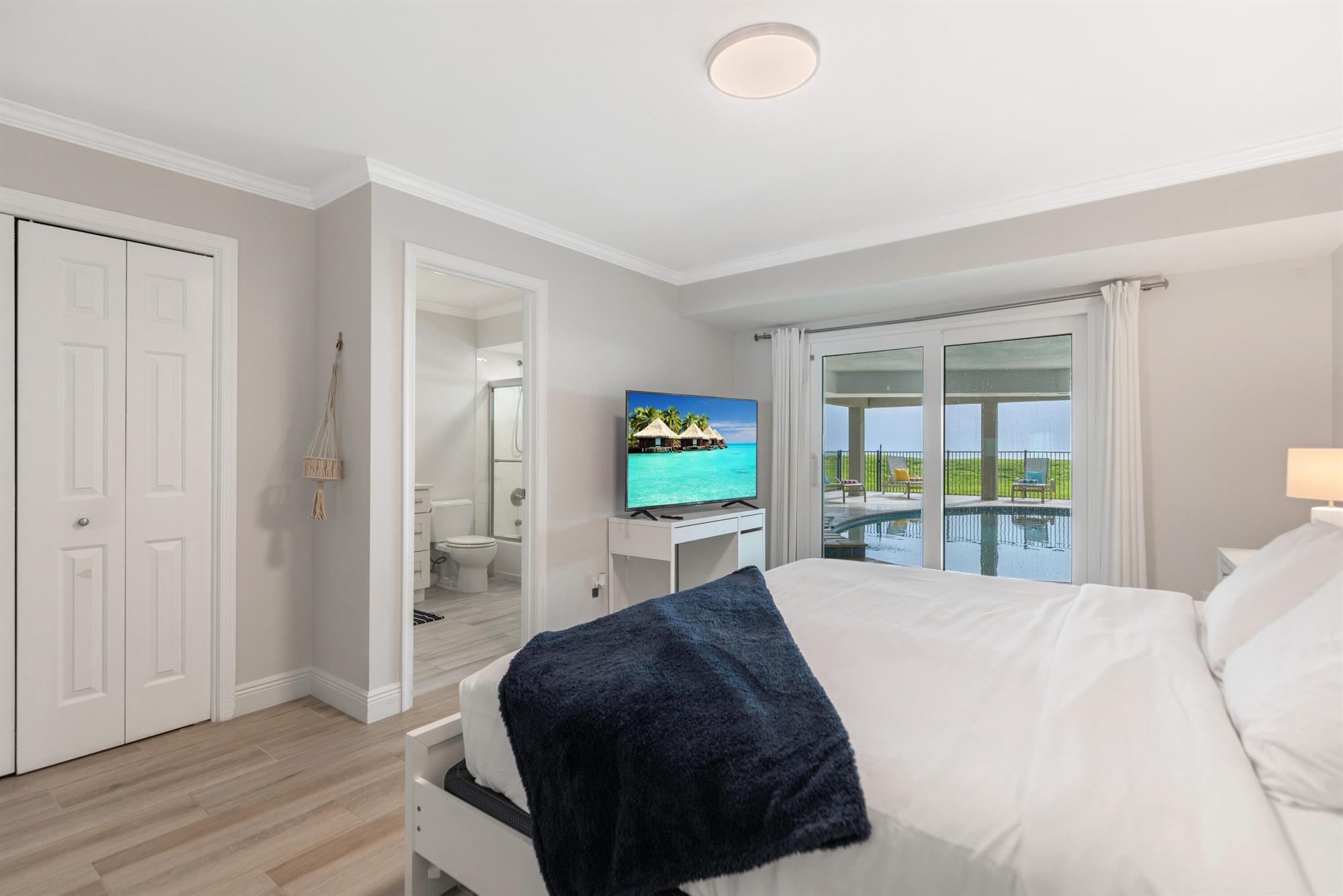 SUNSET DRIVE - Residential