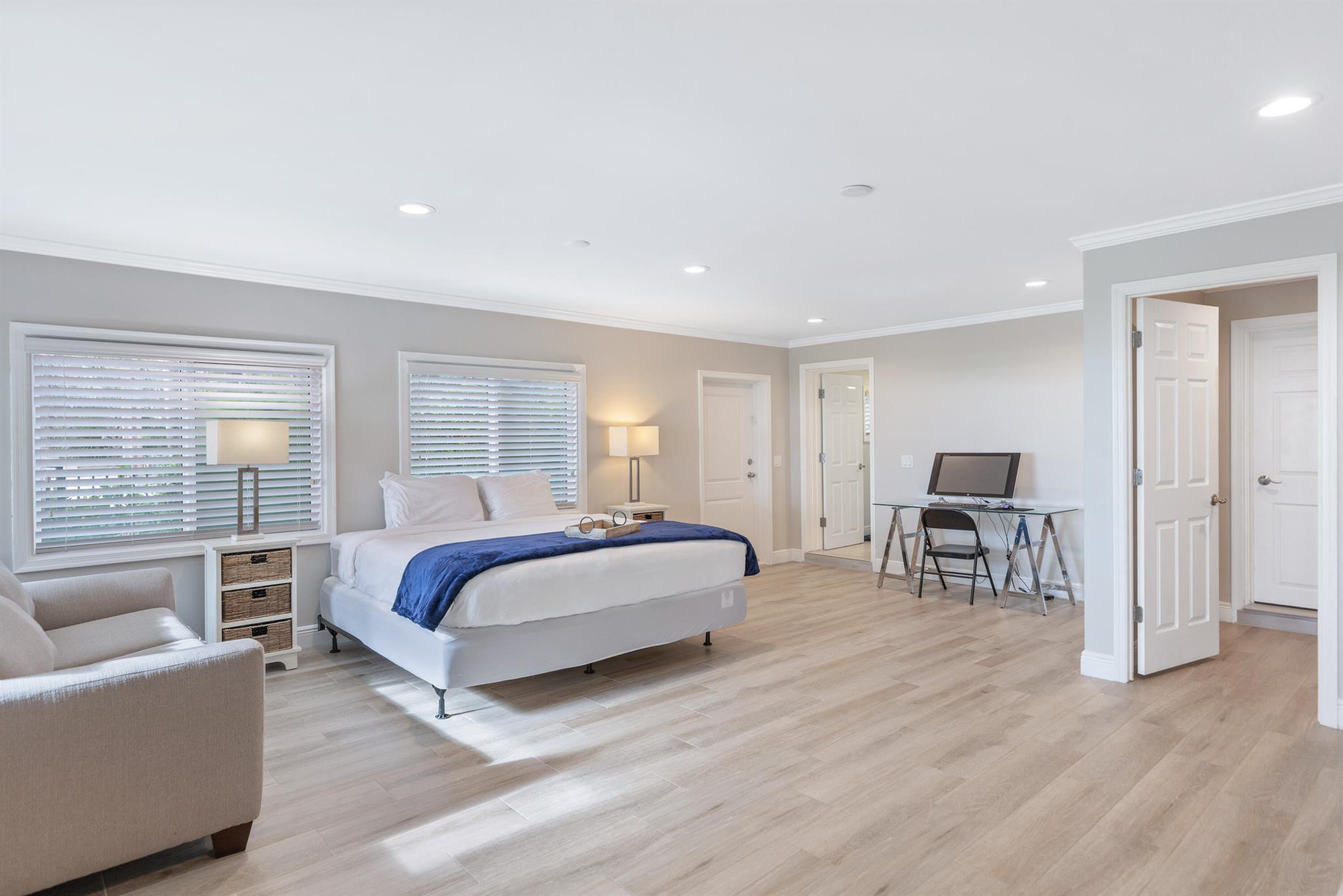 SUNSET DRIVE - Residential