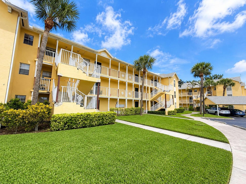 Photo of 6347 LA COSTA Drive #G, Boca Raton, FL 33433 (MLS # B26071867)