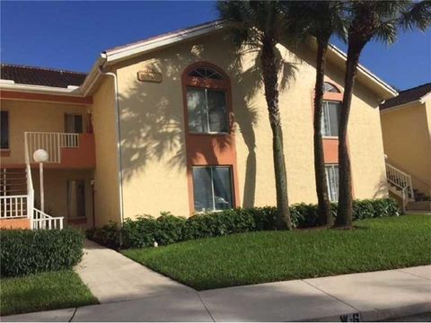 993 Coral Club Dr 993 Coral Springs FL 33071