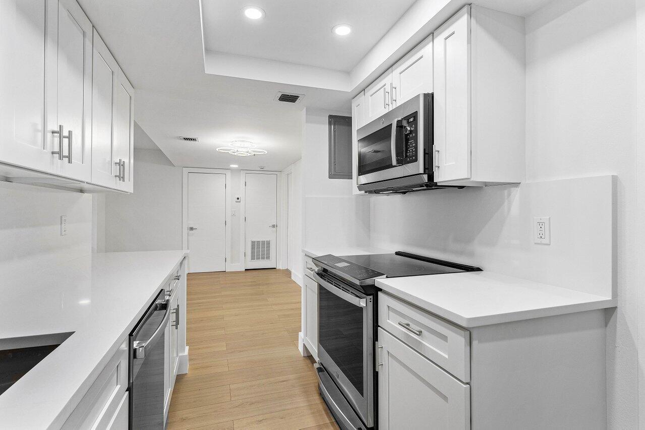 7819 Lakeside 886 Boulevard 886