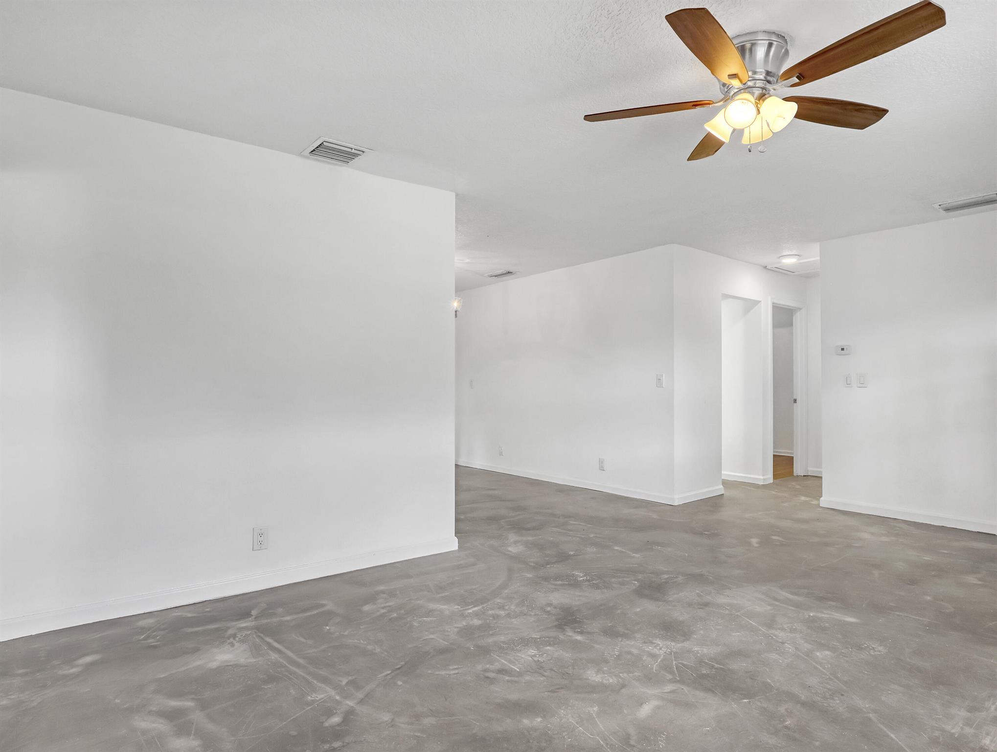 AMERICAN HOMES AT BOCA RA - Residential Lease