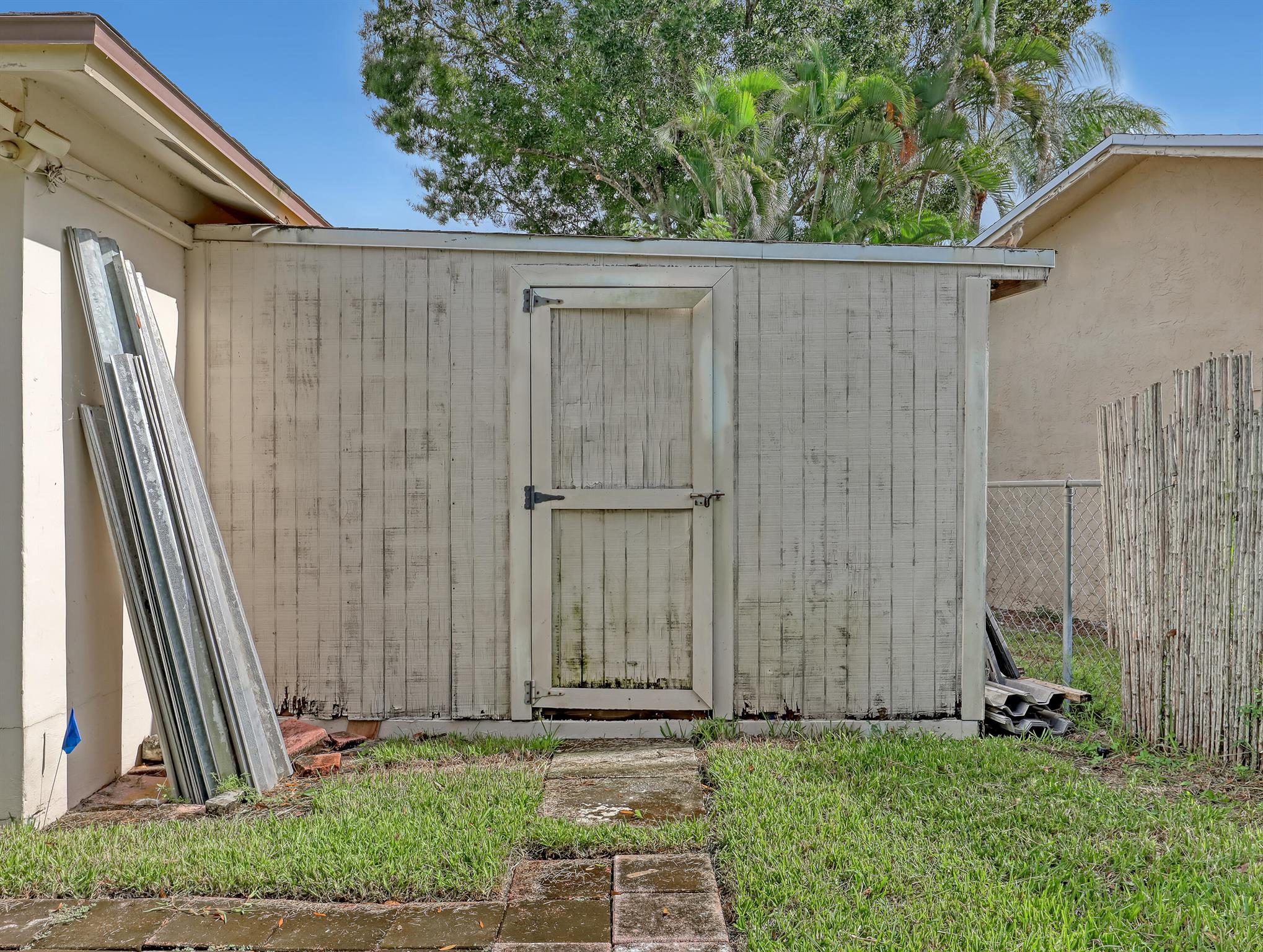 AMERICAN HOMES AT BOCA RA - Residential Lease