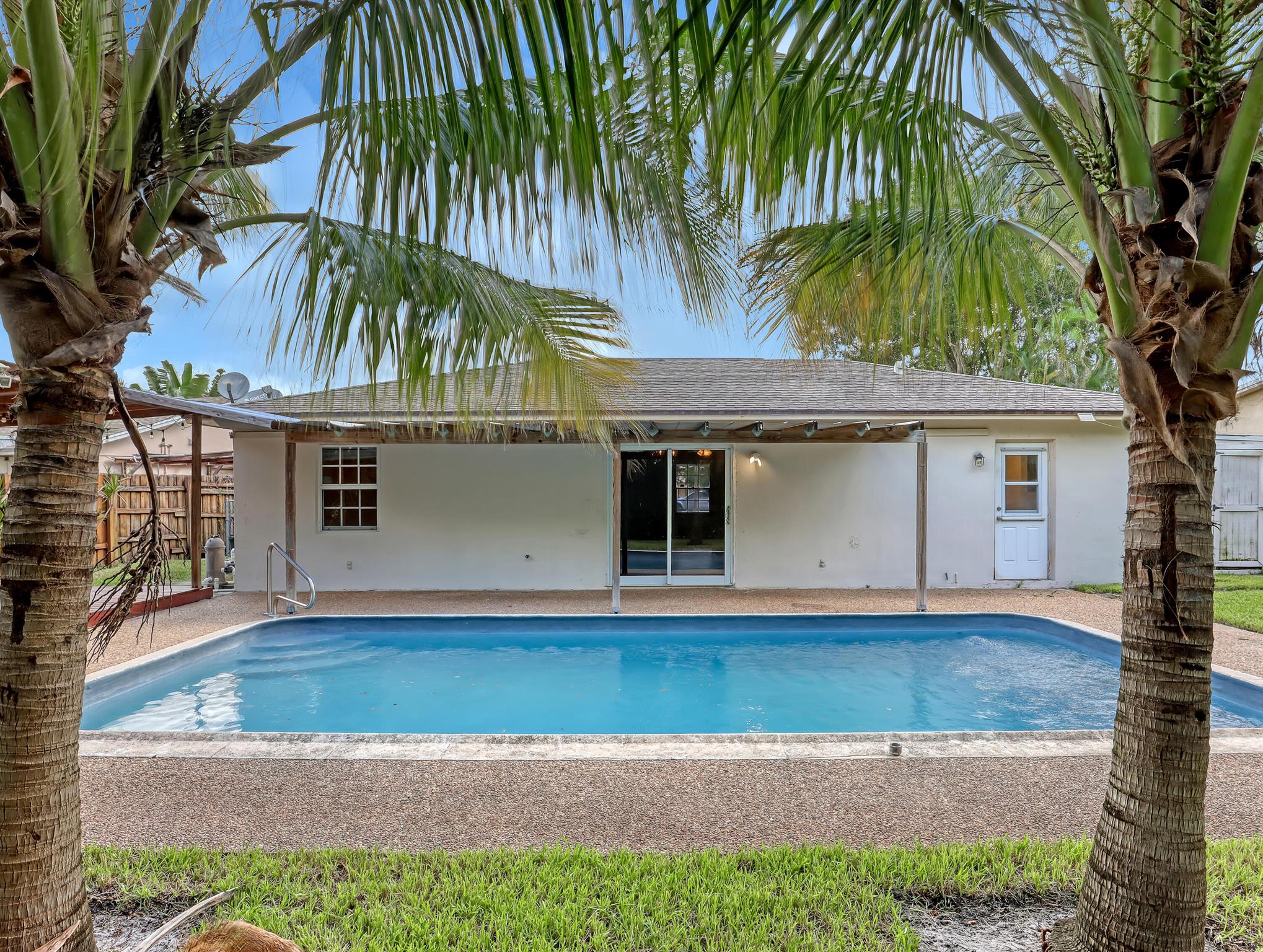 AMERICAN HOMES AT BOCA RA - Residential Lease